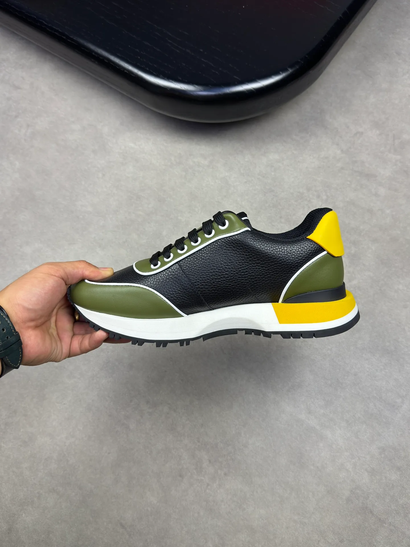 [VALENTINO] Valentino men's shoes 💰500💰 - High-end quality original order - Upper: 🔝 Nappa calf leather, tumbled calf leather, sewn brand plastic totem - Lining: brand mesh canvas, foot pad; water-dyed cow leather - Outsole: multi-color wear-resistant velvet·rubber; combined molded outsole -Super high quality control·Fine workmanship: highlighted (high-end·luxury·grade) -Size :38-44 (45 can be customized)·3300